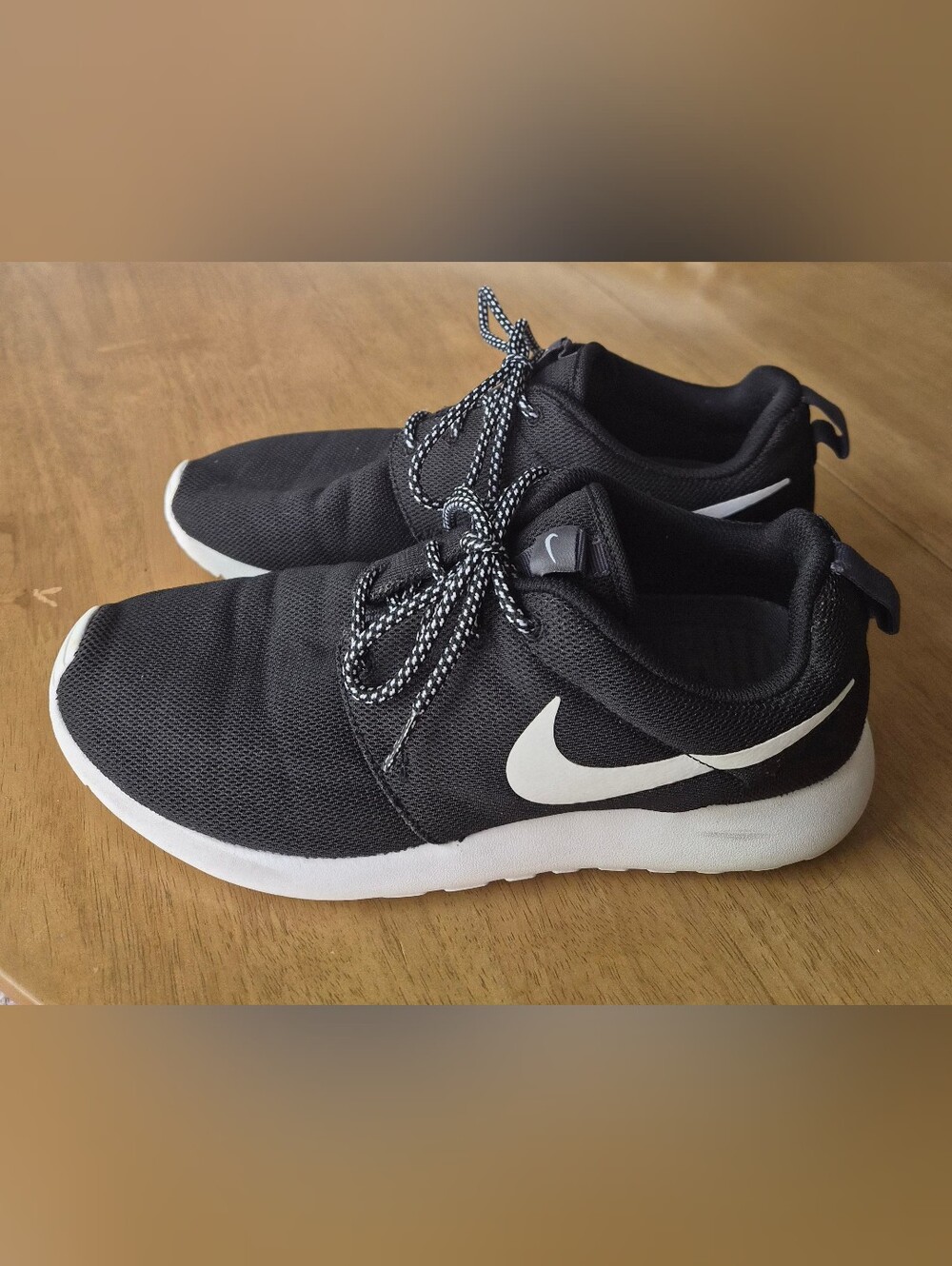 Nike Roshe One Sneakers
